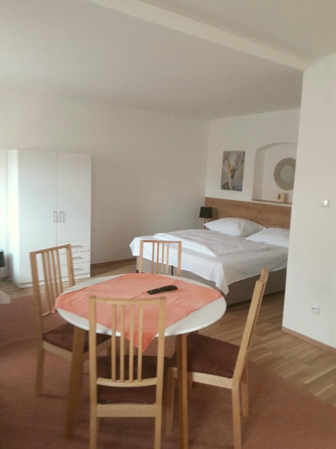 Apartmany Sedmikraska Tehovec Exterior photo
