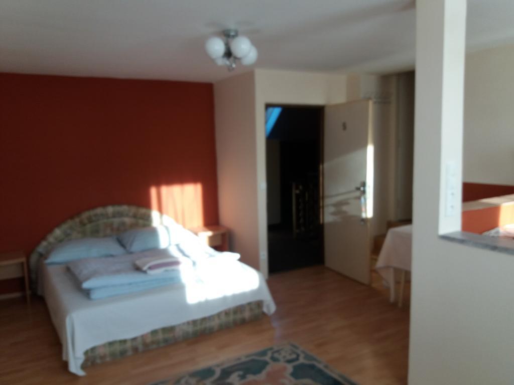 Apartmany Sedmikraska Tehovec Exterior photo