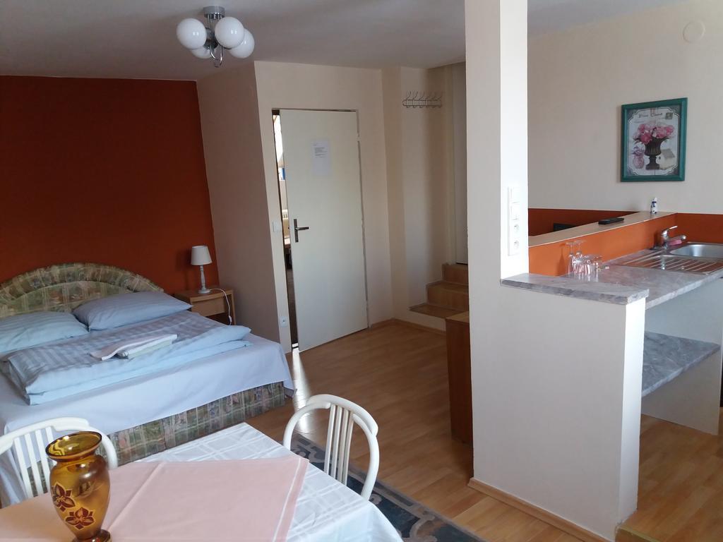 Apartmany Sedmikraska Tehovec Exterior photo